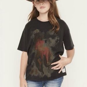 WRANGLER X LAINEY WILSON
GIRLS' WATERCOLOR HORSE tshirt